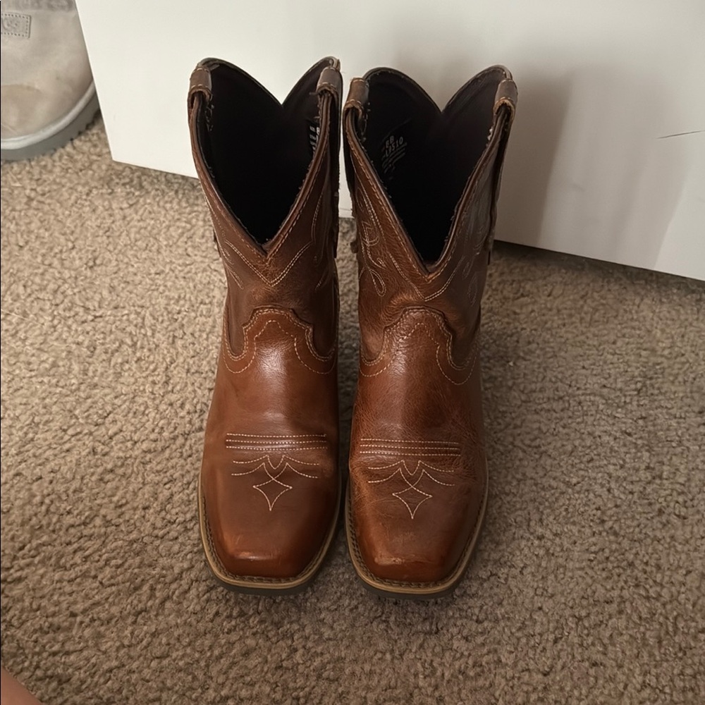 Justin Boots Tan Leather Cowboy Boots